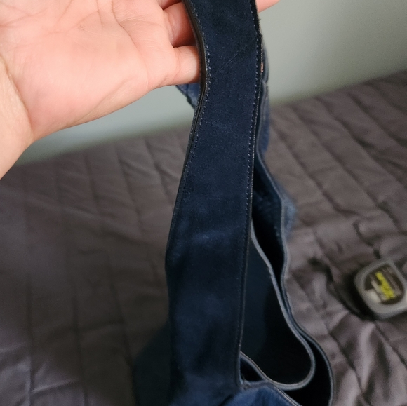 Used Vince Camuto hobo bag - Picture 4 of 9